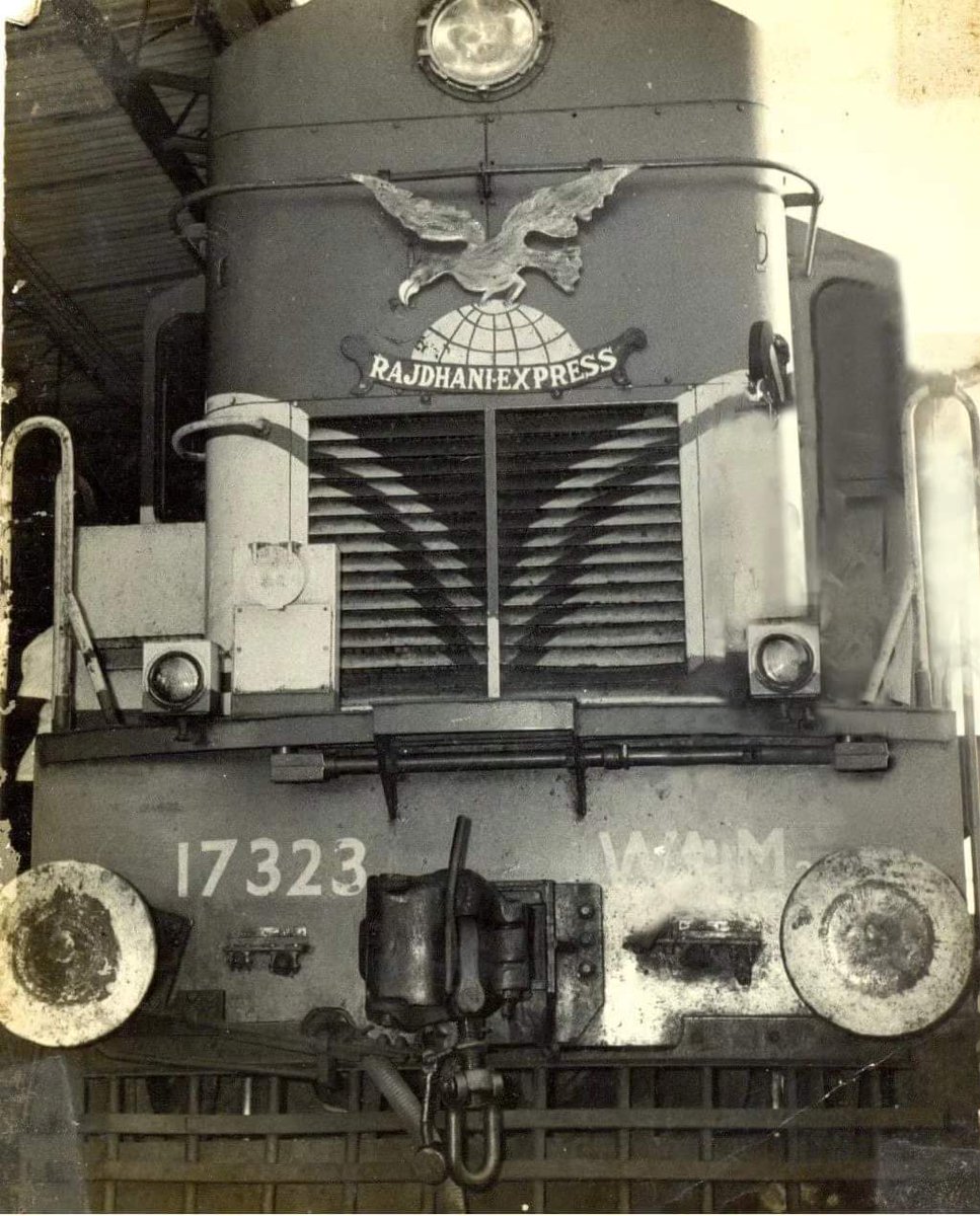 Nostalgic - the heritage Mumbai Rajdhani Engine which pulled the mighty Rajdhani Express 120 KMPH all the way from Bombay Central to New Delhi Railway Station in its maiden journey on May 17th, 1972. #easternrailwayheadquarters @RailMinIndia