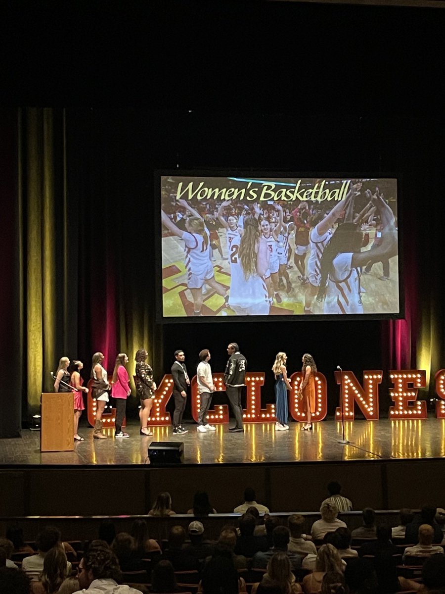 CONGRATS to ⁦@CycloneWBB⁩ for being honored for Women’s Team Performance of the Year at our OSCARS Ceremony! #CyclonePride ❤️🌪💛