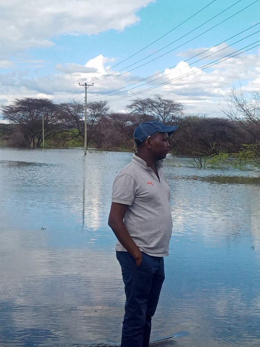 Lepariyo's tweet photo. SHAPING The Future: #GlobalSelfie #EarthDay 2024: Today, reflecting on my personal testament to the powers of our  #Universe, is the rapid-VERGE of being climate-induced #Refugee, owing to deadly flooding in #Lake Baringo along which I stood in its shores! 

Photos: @Lepariyo https://t.co/FCVgwQZtJ3