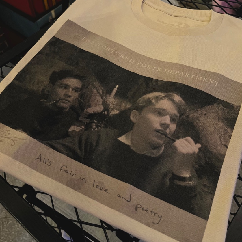 The tortured poets department 🖋️💀 Remeras con impresión digital textil ✨
-
Visitanos en 📍 Lugano 618 c/ 15 de Agosto, aceptamos todas las tarjetas 💳. O escribinos al 📱 0981 363635 y pedí delivery