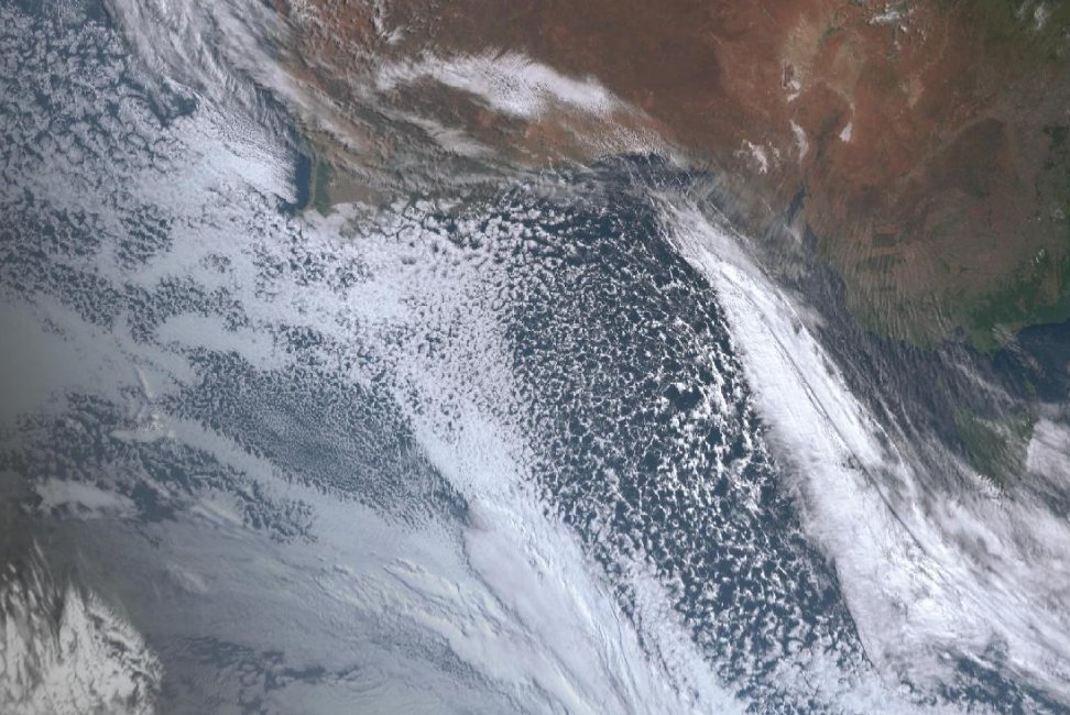 Today's speckle-tacular satellite image and an explanation of from an old story I wrote 'Speckled clouds' form when very cold air moves over a relatively warm area of ocean, causing a large number of individual cumulus clouds to develop over a broad area weatherzone.com.au/news/beautiful…