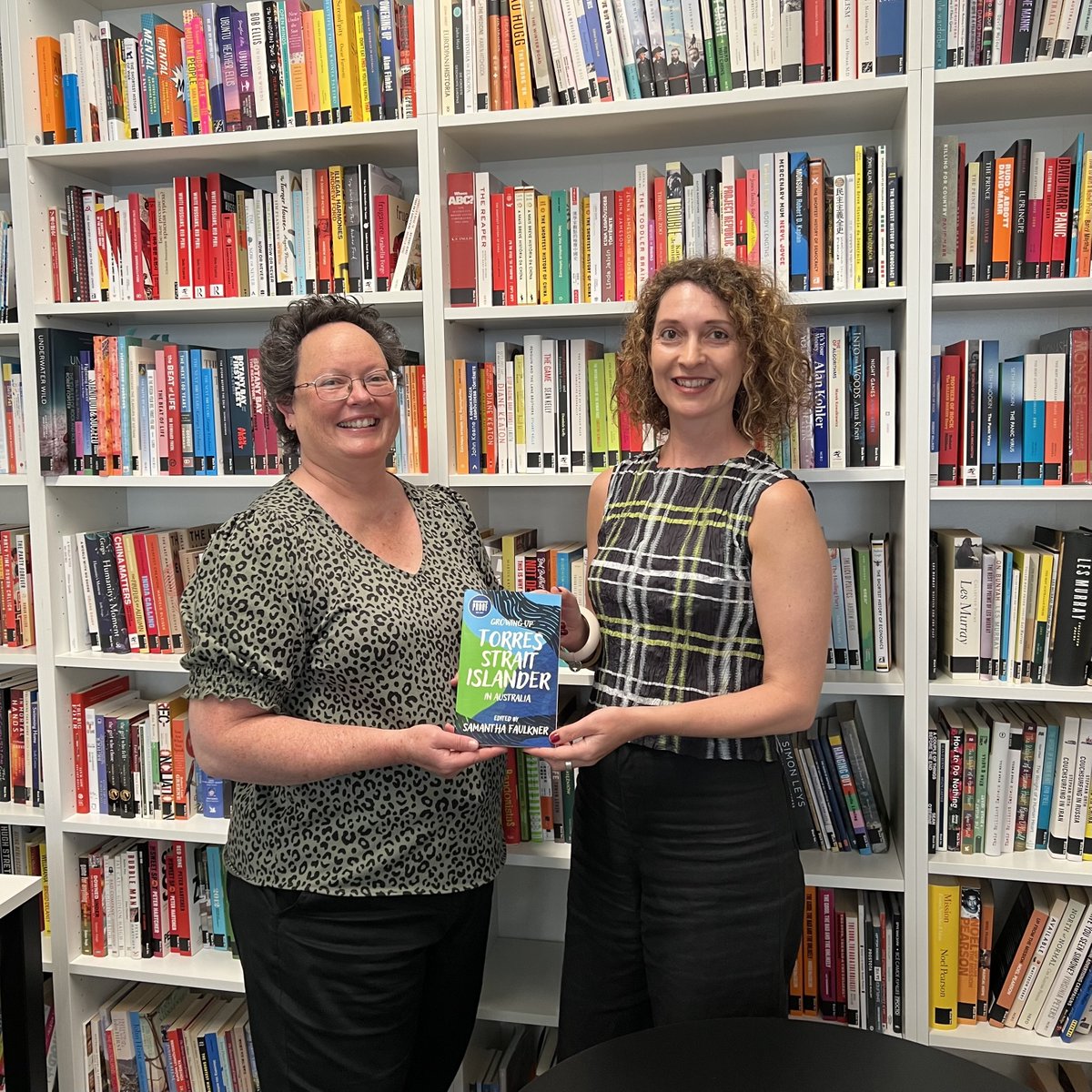 We were delighted to have Samantha Faulkner, editor of the forthcoming GROWING UP TORRES STRAIT ISLANDER IN AUSTRALIA, visit our office in February. Here she is with a bound proof of the book and her publisher Sophy. ⁠ ⁠ Out 30 April. Pre-order now. ow.ly/BsxT50RkNxV