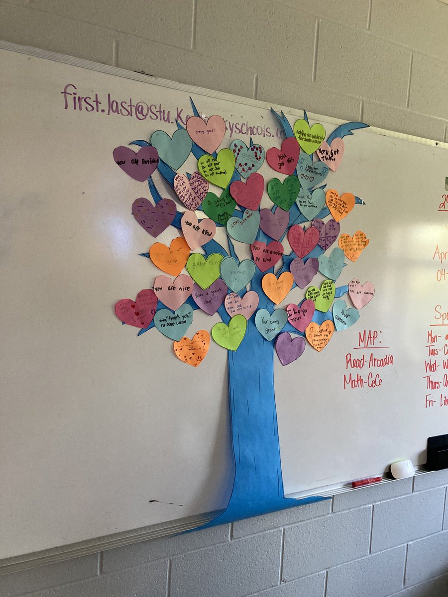 kmills_92's tweet photo. The @DixieHeightsHS Random Acts of Kindness club had so much fun visiting our 2nd and 3rd grade friends at @RiverRidge_KCSD! Pretty awesome to see students practicing their leadership skills while we talk about ways to spread kindness 💕 #kindnessiscool https://t.co/ys0BMPynHU