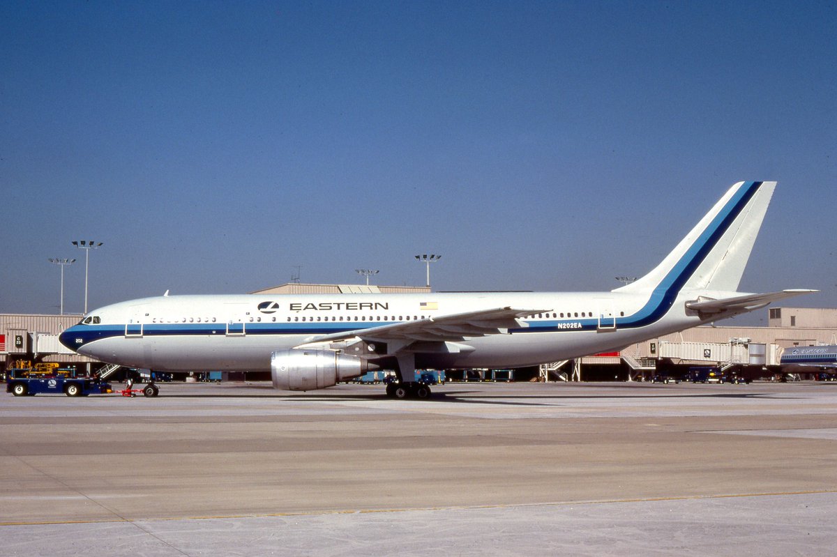 'Ini kapal, lu pake dulu 6 bulan. Ga usah bayar sewa dah. Kalo lu happy, baru lu beli.'. Akhirnya, Airbus berhasil membobol tembok Amerika Serikat dengan pesanan 25 A300 dari Eastern Airlines.