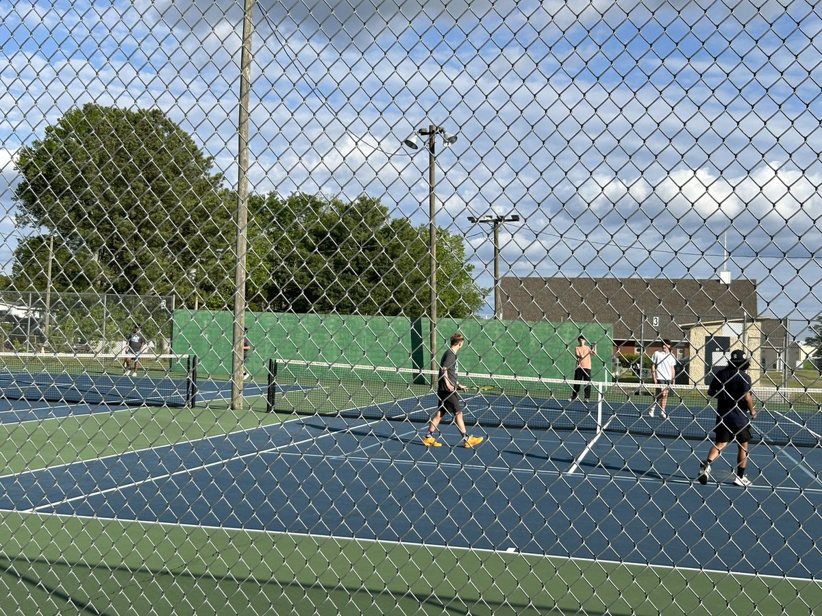 BIG 6-3 win against Washington today.

Great battle! 

Come out to watch us at our last regular season home match of the season tomorrow vs Bear Grass.