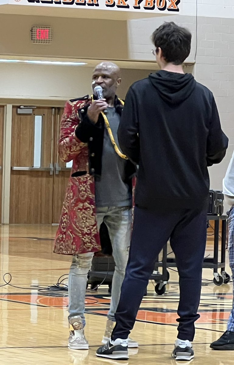 It was a pleasure to welcome Alex Boye to HHS this afternoon! “You’re a 10!” was a great message for our 9th and 10th graders!