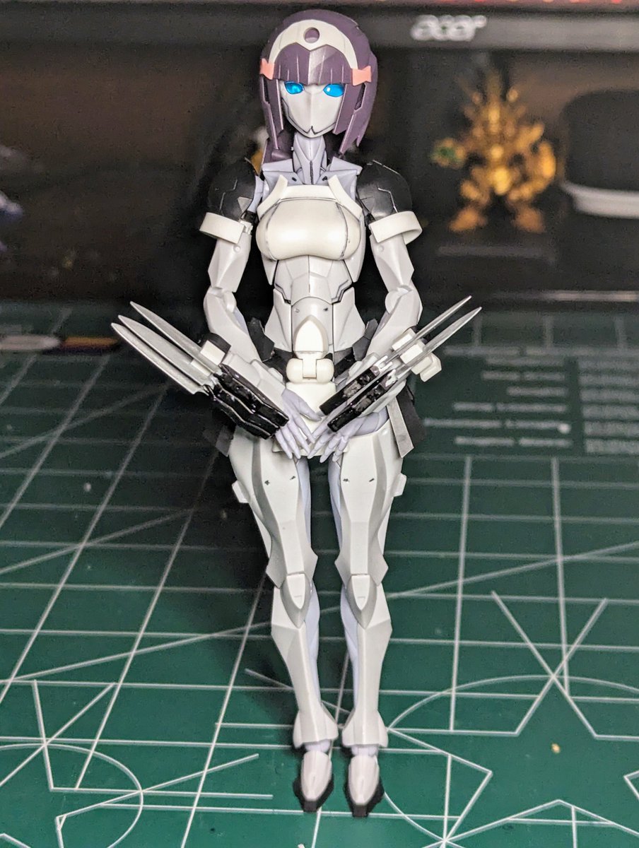 MDZerobeats's tweet photo. #メガロマリア Novice completed. You'll have to paint the knives but oob aside from that. I'm surprised I was able to do that last one. https://t.co/0VUAiXRfpH