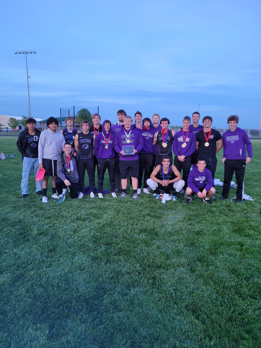 FEED THE COUGS tweet media