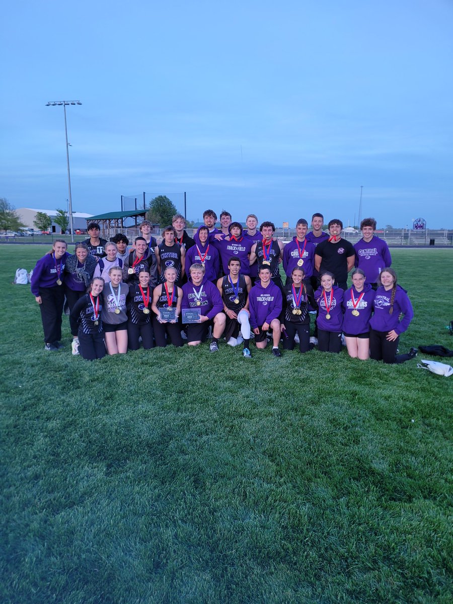 FEED THE COUGS tweet media