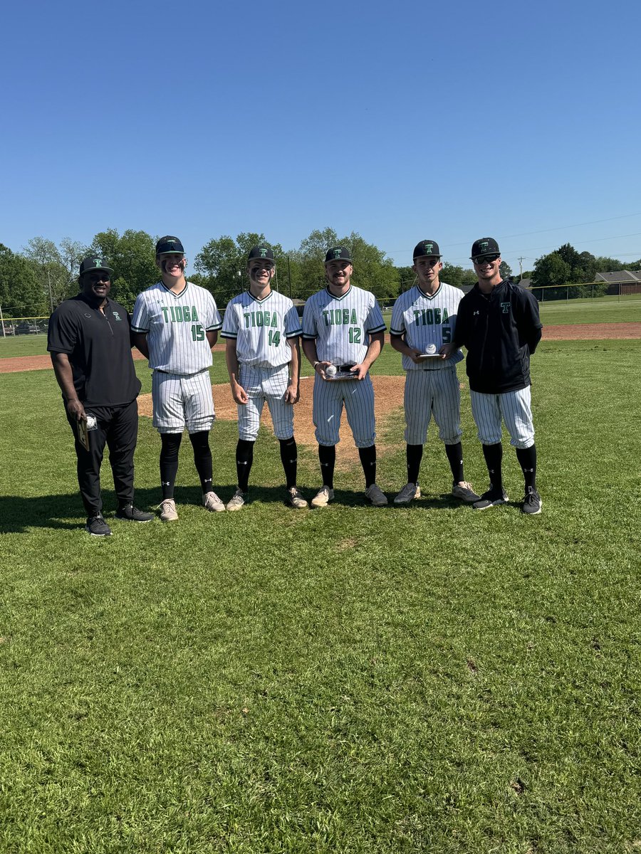 Just wanted to give a huge shout out to these 4 seniors! Show up everyday ready to work and enjoy being out on the field! Couldn’t be prouder of these guys and I know they are going to accomplish so many great things through their life!
Now time for some playoff baseball!