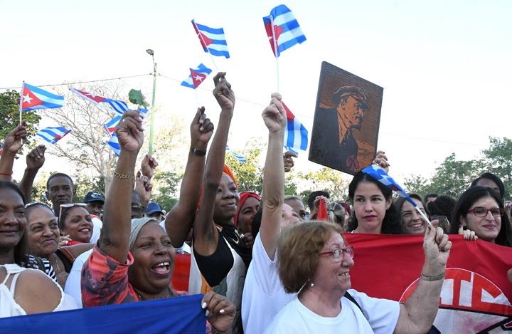 🙌🏻🇨🇺 La Habana inmersa en celebraciones y desarrolla hoy el acto provincial por el 1ro de Mayo. 💪🏻 Con el lema central: #PorCubaJuntosCreamos Abro hilo 👇🏻🧵
