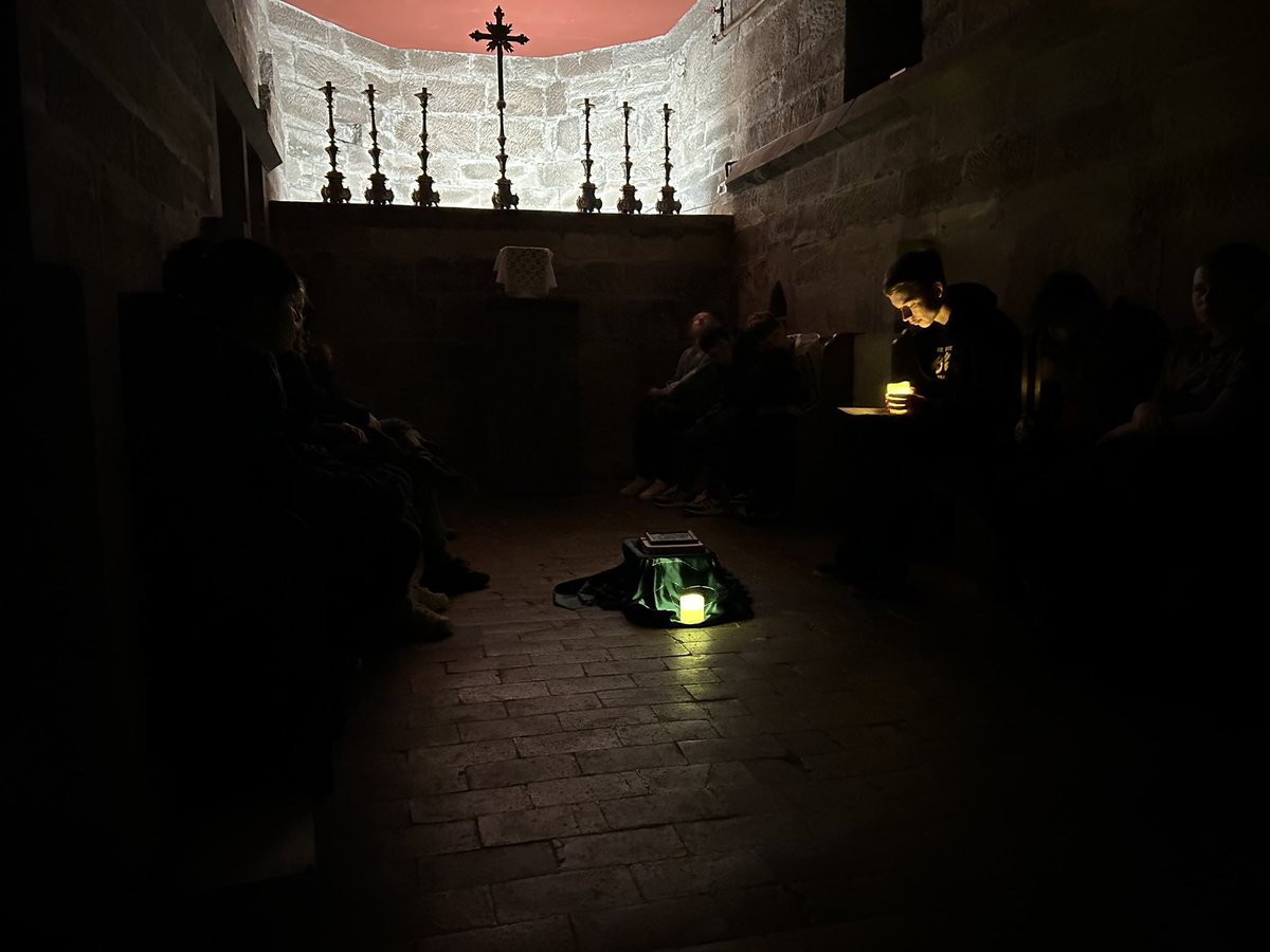 Prayer and reflection time in the crypt @thekenelmyt 
Children listened to the reading and then shared a prayer each for their family and friends 🙏🏻 #CatholicLife #YearofPrayer #OurFather @OurLadyandAllS1 @BCPP__ @BhamDES