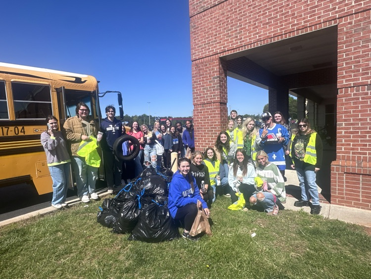 BremenCS's tweet photo. In honor of earth day, Zoology and AP Environmental classes picked up trash in several locations around town.  We picked up a total of 38 bags of trash! @keepharalsonbeautiful @keepmericabeautiful #152pickupchallenge https://t.co/HG9kEYFT16