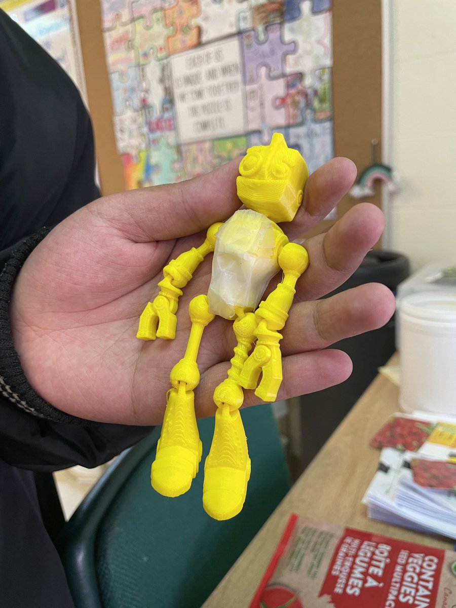 liseamack's tweet image. More 3D printing adventures where the 5/6s are teaching younger students. So much learning…and giggles too! ⁦@WCDSBInnovates⁩ ⁦@amtupling⁩ ⁦@Lukes_Lightning⁩