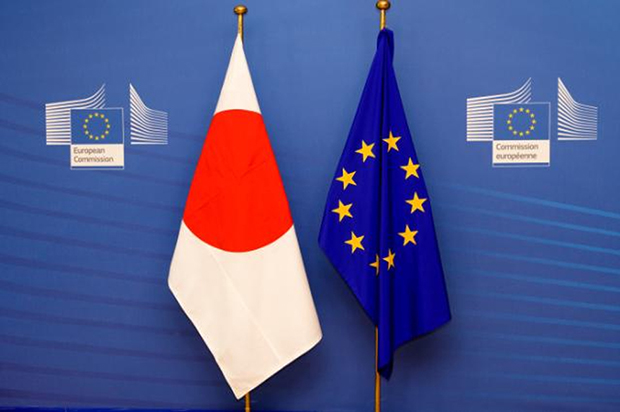 #Internacionales #22Abr La UE aprobó este lunes la celebración del Acuerdo de Asociación Estratégica entre la UE y Japón, el primero bilateral entre las dos partes, de manera que queda despejado el camino, por parte comunitaria, para su entrada en vigor.