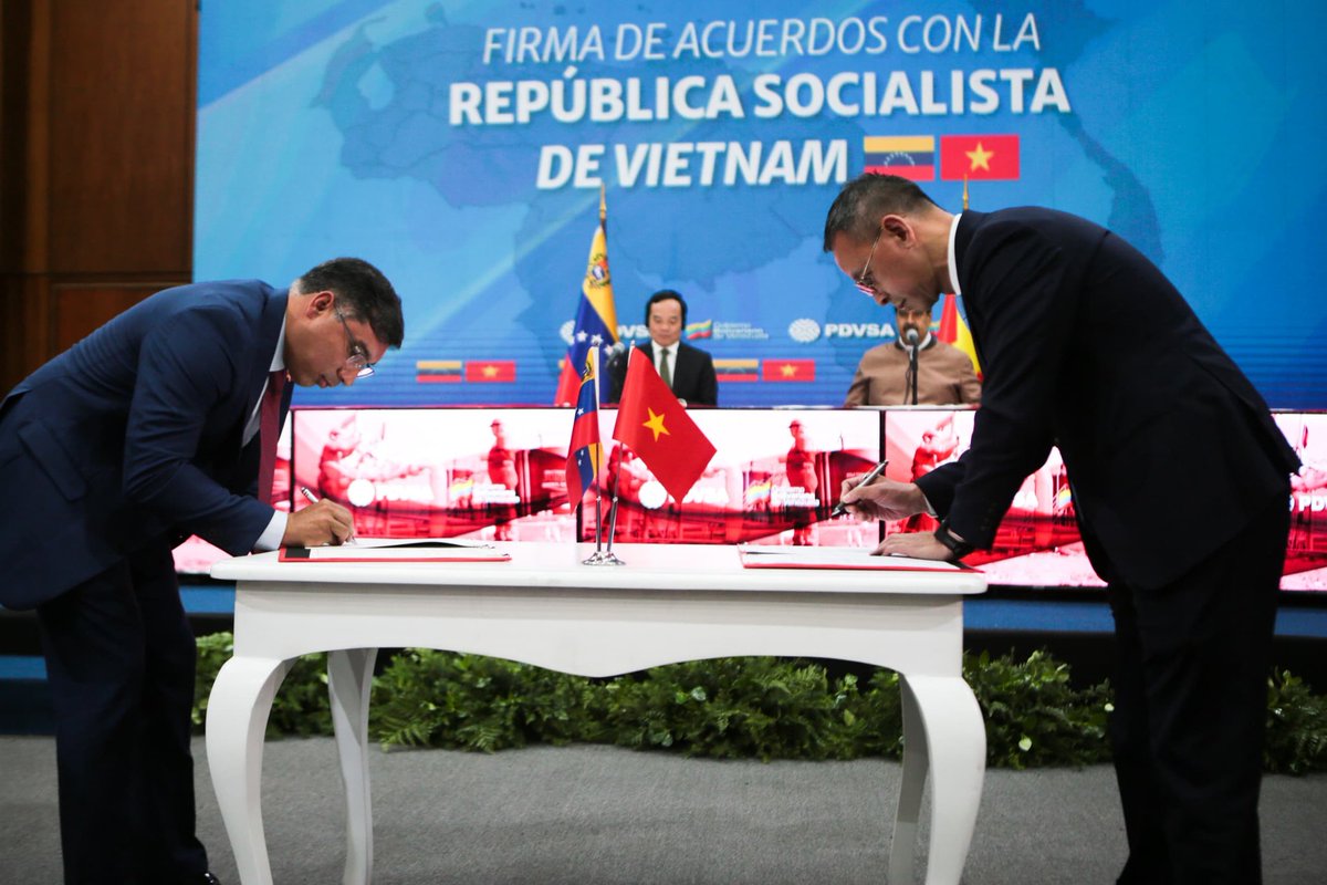 PDVSA y Petrovietnam firmaron un Memorándum de Entendimiento para la colaboración técnica en la prestación de servicios de refinación, con la finalidad de compartir la experiencia de ambos países en materia petrolera, bajo un enfoque de beneficio común.