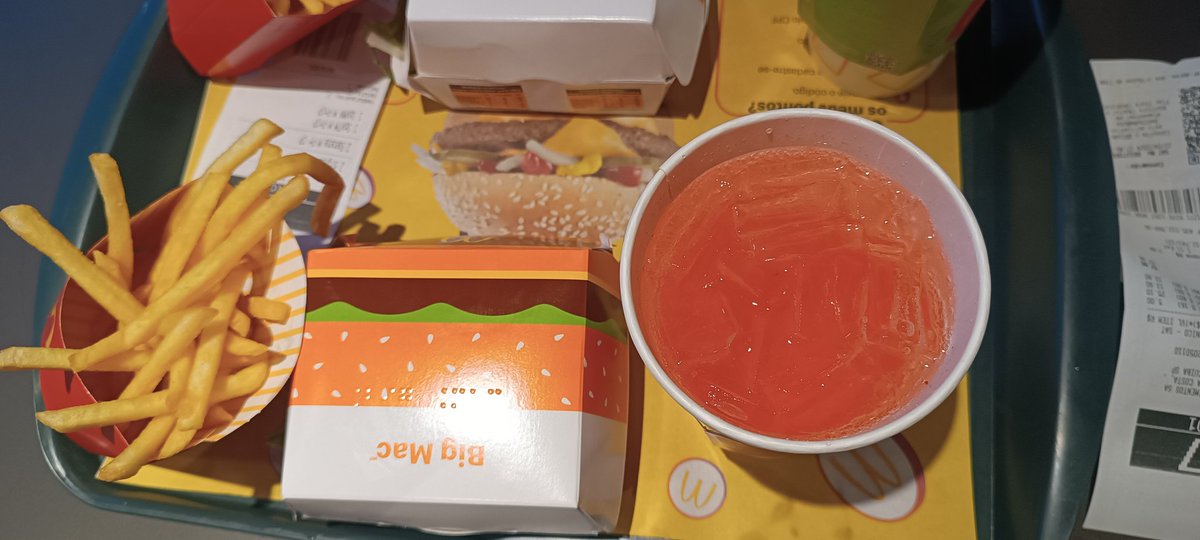 No Mac tão servindo sprite com codein, comam no BK