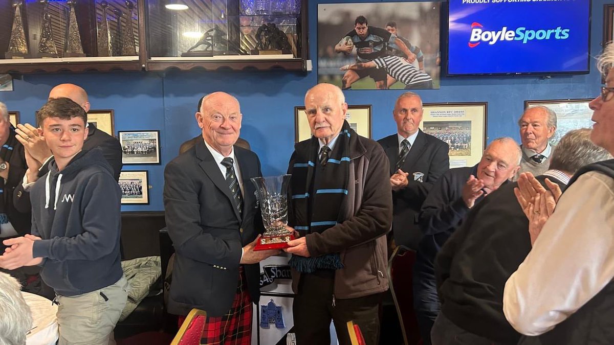 Finally on Saturday we honoured Tadhg Crowe for his fantastic contribution to underage rugby in Coonagh over the last number of years. He is stepping down in his role on Sunday mornings and we were delighted to show our appreciation of his contributions.