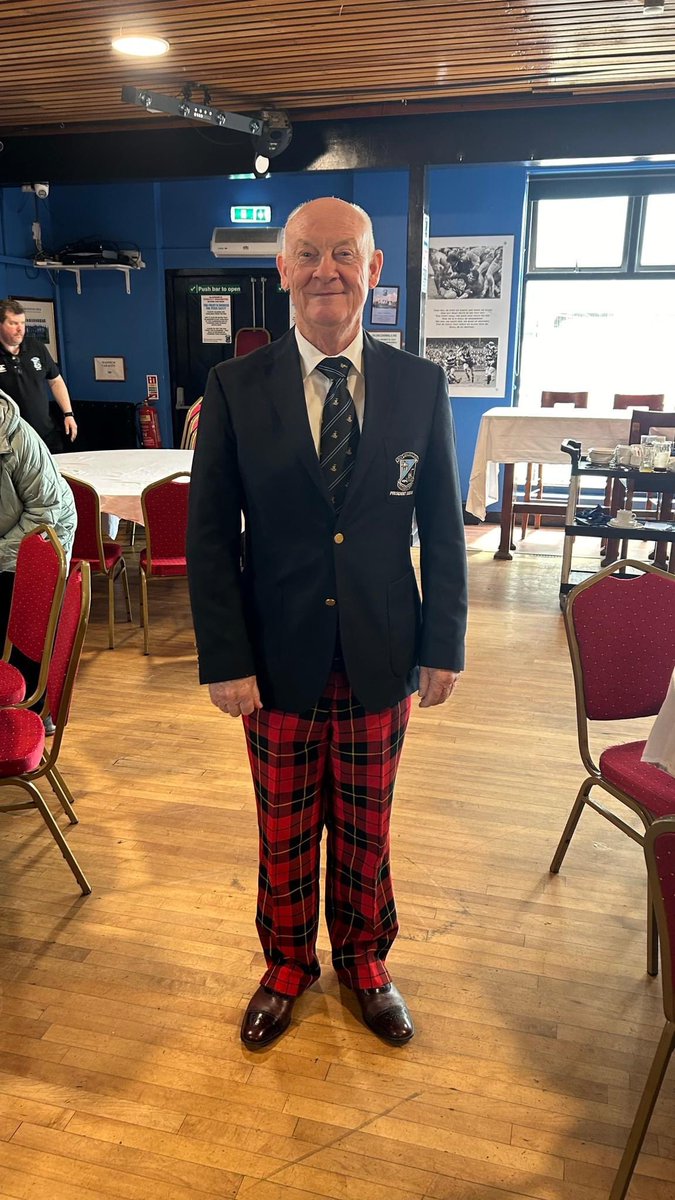 Last up we have a pic of our very fashionable president Tony Wallace who donned his 'Wallace Tartan' to welcome @OldBelvedereRFC president Alan Wallace to Thomond Park.

#ThereIsAnIsle
