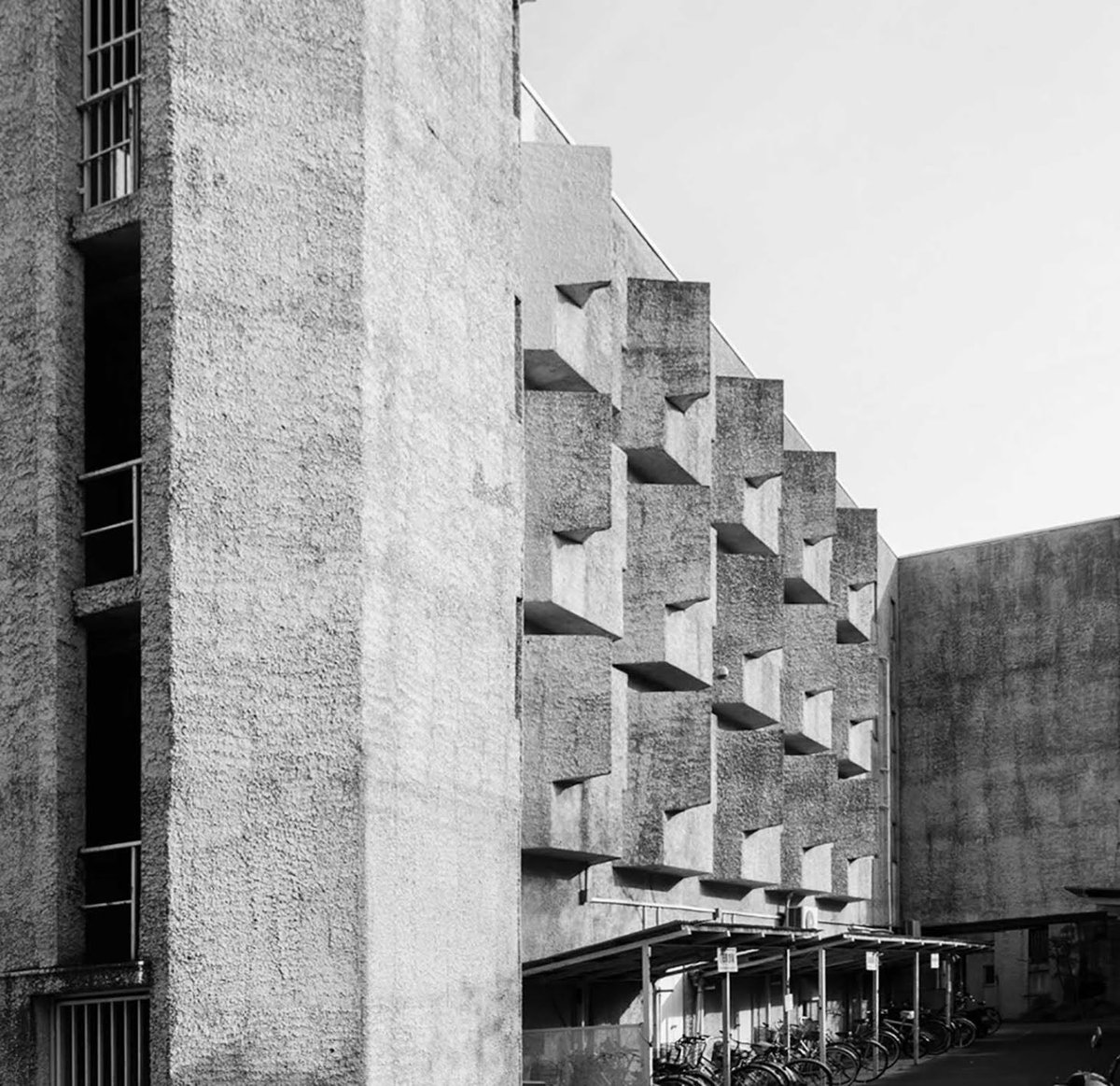 Brutalisme amb arrels 🔸Seminari Teològic Luterà Japonès :::: Togo Murano #BrutalMonday #brutalism #arquitectura #architecture #bnw