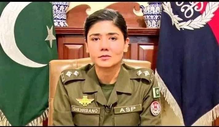 PMLNSMTMBDIN's tweet photo. سیدہ شہر بانو کا نکاح منڈی بہاؤالدین کے بزنس مین سید اشتر نقوی ولد سید تحریم عباس علی شاہ المعروف بگھے شاہ گروپ آف کمپنیز ، مالک رائل سوئس ہوٹل لاہور کے  ساتھ 13 رجب کو ہوا۔ 
ان کی تقریب دعوت ولیمہ لاہور رائل سوئس ہوٹل لاہور میں 28 اپریل اور 3 مئی کو منڈی بہاؤالدین میں منعقد ہوگی https://t.co/fJK7AMtniX