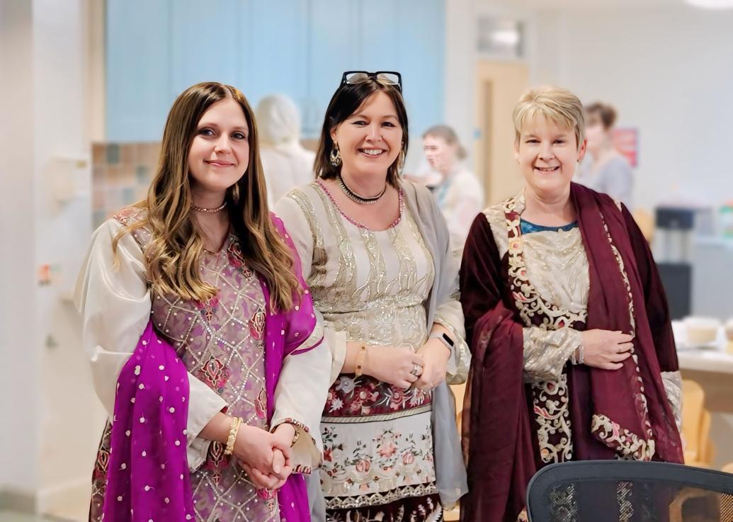 SGant87's tweet photo. A huge thank you to our Family Workers, Areej and Abdul for hosting a wonderful team celebration for Eid this evening. Amazing food and time well spent together! Such a privilege to be part of  #teamNL. Eid Mubarak https://t.co/vSDf1HYVVm
