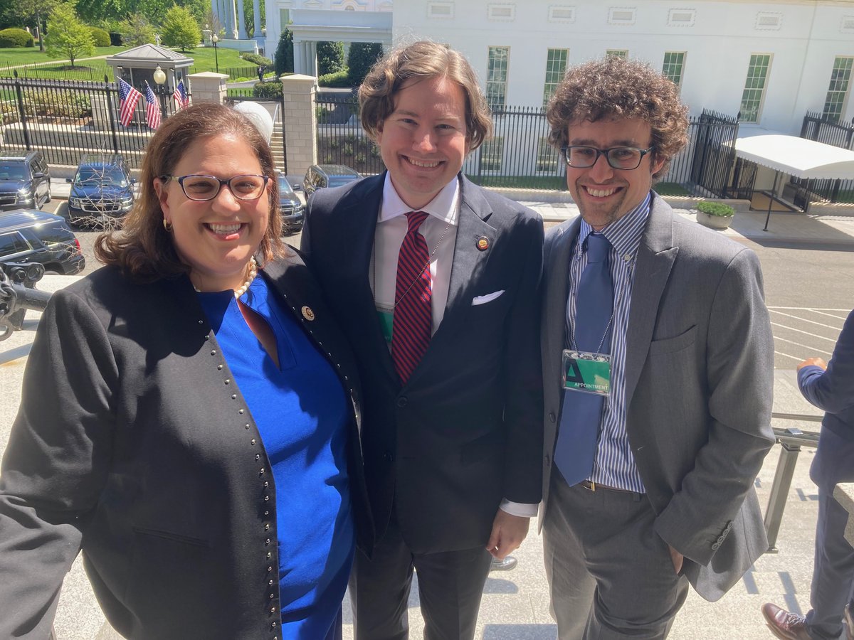 Pat_Garofalo's tweet photo. So honored to join a great group of state legislators and enforcers today to discuss progress on eliminating deceptive, hidden junk fees with officials at the White House and FTC. #EndJunkFees 

https://t.co/zWVLlCx7mm https://t.co/cJkNs4DELZ