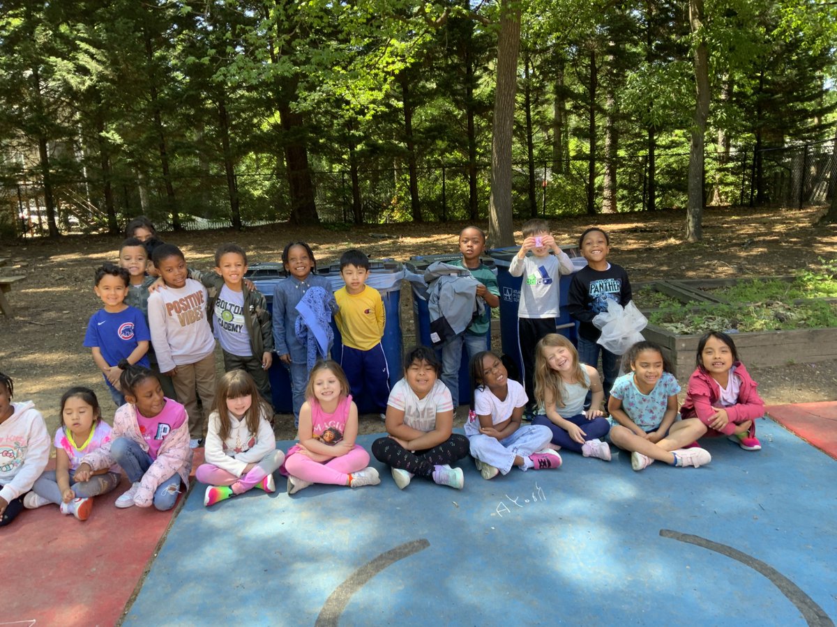 Bolton_AgriTech's tweet photo. Bolton taking action! From K-5th, our students have dedicated their day to tidying up the school grounds &amp; spreading love on Earth Day. Throughout the week, we'll continue celebrating Earth Day &amp; raising awareness about ways to preserve our planet's cleanliness. @Future_Dr_BOC https://t.co/RE5YOQviUn