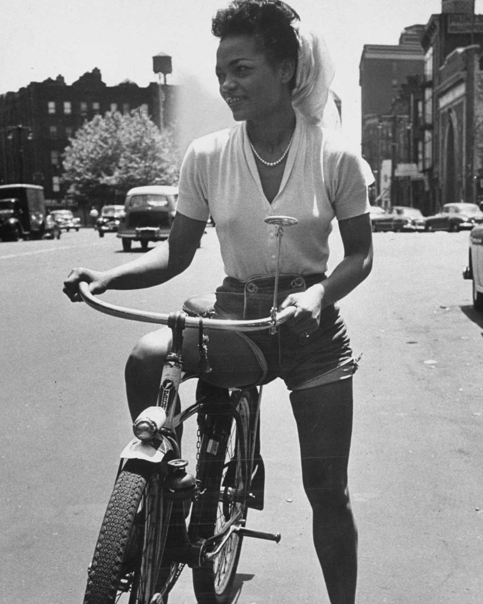 Untitled (Eartha Kitt), New York, New York, 1952⁠
.⁠
.⁠
.⁠
#blackculture #blacklove #blackisbeautiful #socialjustice #freedom #endinjustice #speakup #speakout #blacklivesmatter #blm