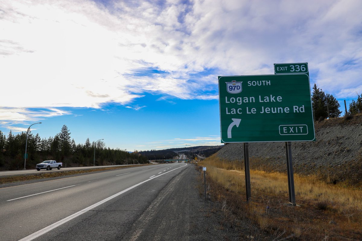 The Coquihalla + Yellowhead highways have the same highway number (#BCHwy5) with different names to represent their geographical regions. North of #Kamloops is known as BCHwy5 Yellowhead, while Kamloops south to Hope is BCHwy5 Coquihalla.

📷 Our boundary heading towards Merritt.