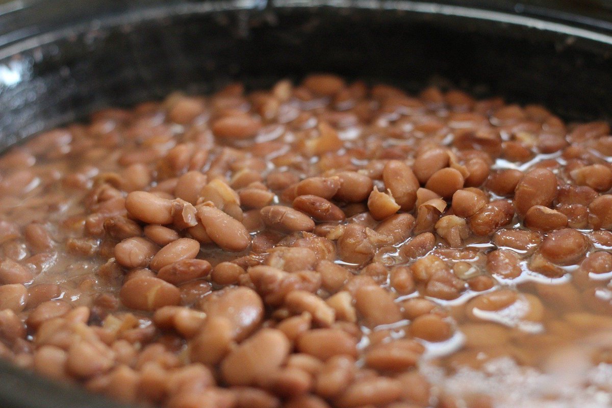 Delicious Pinto Beans Recipe - Pinto beans are the core of all epic #Mexican cuisine.  buff.ly/2FG3cut #recipe #vegan #veganfood #veganrecipe #eathealthy #plantbased #plantbasedfood #govegan