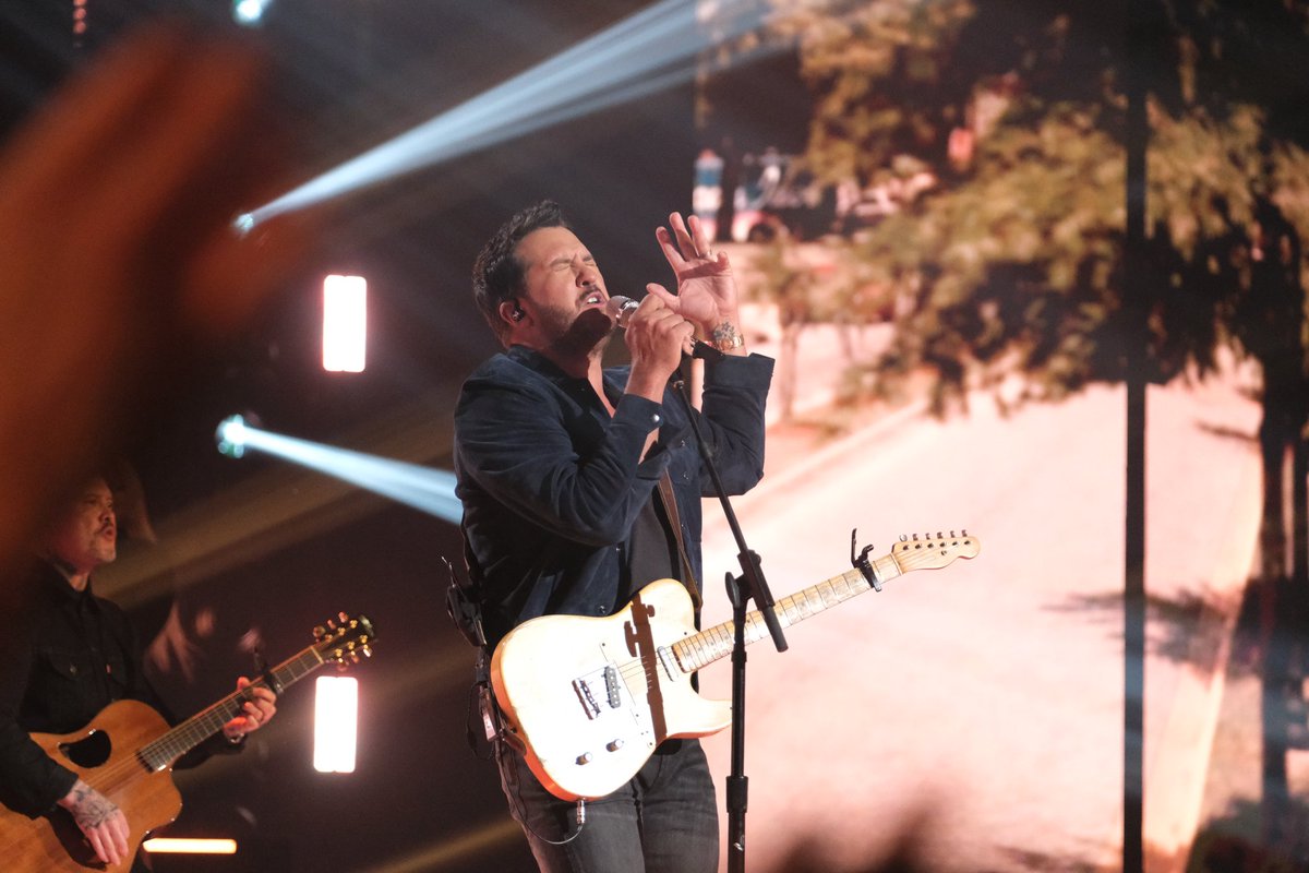 lukebryan's tweet photo. What an honor to cover this @johnmellencamp song last night. #Idol is back again tonight https://t.co/CotUOFAwCg