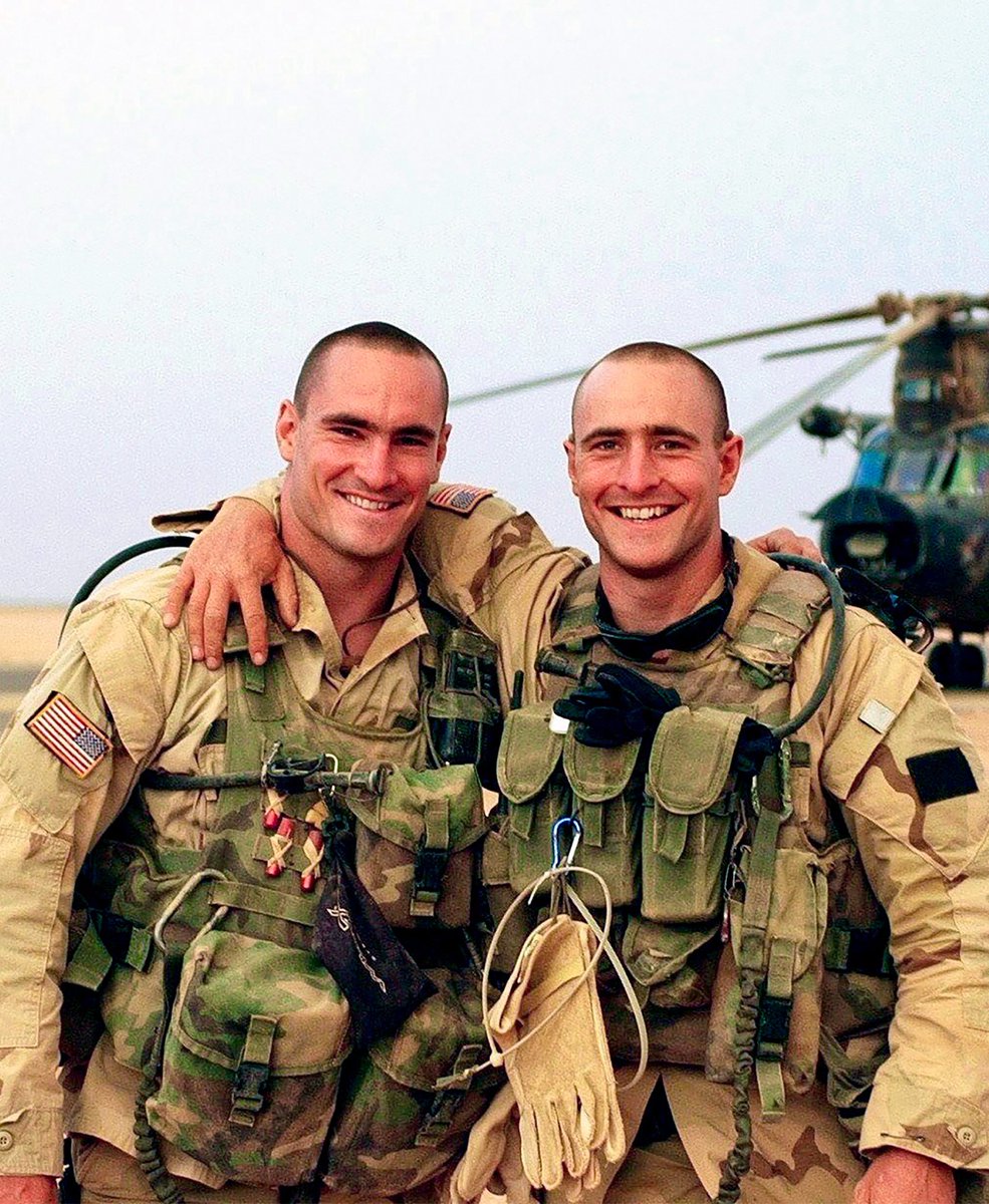 U.S. Army Rangers, Pat Tillman and his brother Kevin, during Operation Iraqi Freedom in 2003.

Today we honor the memory of Pat Tillman who was killed in Afghanistan on April 22, 2004. We shall never forget this true American hero. 🇺🇸

#PatTillman #ArmyRangers #NeverForgotten