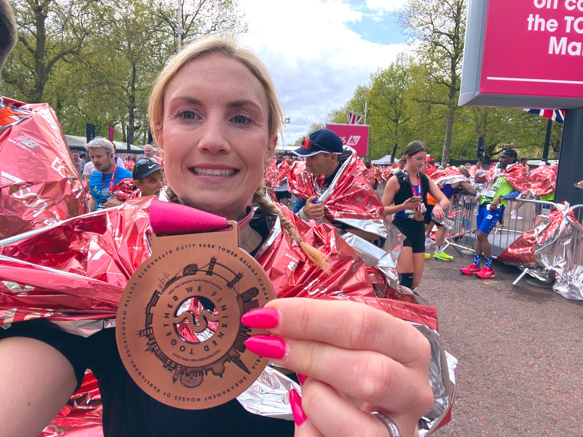 #MedalMonday it's a good one this week 🏅 @LondonMarathon @runr_uk @UKRunChat 🇬🇧