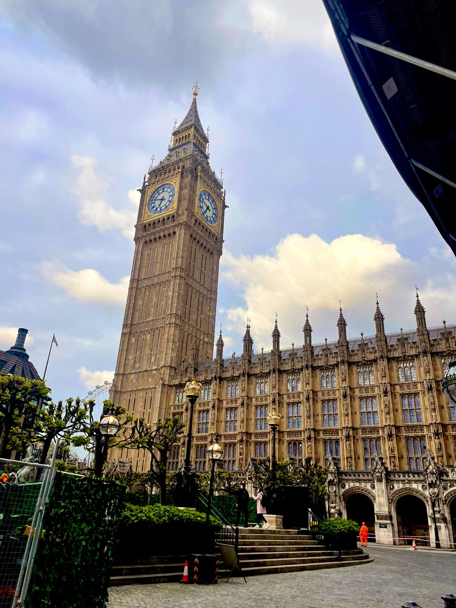 Excellent evening with @TUF_tweets highlighting urological care for those living with incontinence, importance of patient centred care and accessibility for ALL. Kindly hosted by MP @NavPMishra in Houses of Parliament! @benchallacombe @LOUISEDEWINTER @RogerKirby12 @hannahrwarren