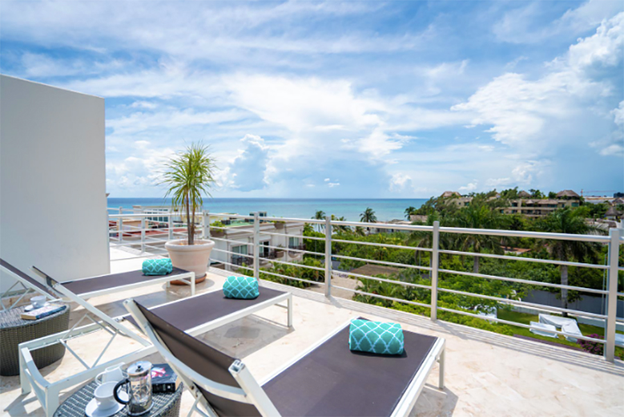 This spacious & private 3 bdrm, 3 bath #oceanview #vacationrental in #playadelcarmen is the perfect #penthouse for your #familytrip or #groupgetaway! To find out how you can #save 20% off your next stay, contact a #Bricrental rep at ➡️ (800) 519-2486 / information@bricrental.com