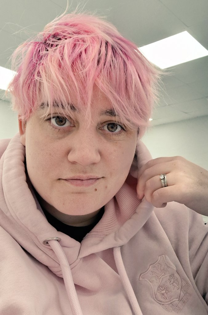 I wanted a green Hoodie, but now I'm kinda rockin' the pink. #HairDilemma
