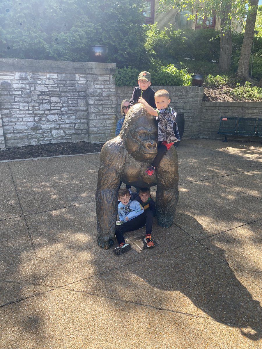 Kinder_Dogs's tweet photo. Thank you to all the parents and grandparents that joined us at the zoo! It was a beautiful day!🦓🐘🦁🦭 https://t.co/wyocGW2fWx