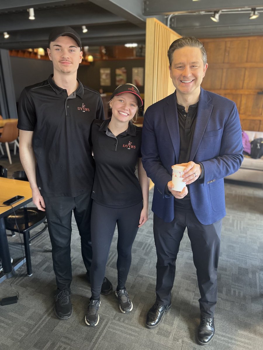 Merci à Delby et Tim du café Dyyb à Victoriaville pour le délicieux café. Il est temps de couper les taxes et les impôts pour les entrepreneurs et les travailleurs.