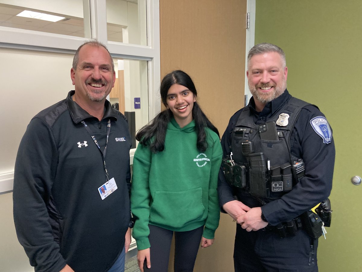 PODCAST: Click to listen to an in-depth conversation about safety and security in our schools with Todd Gilevich (Director of Security) and Brian Jones (@TroyMI_Police SRO). Podcast produced by @bpbroncos student Meera Iyer, a @TSDGuild Student Producer. open.spotify.com/episode/6lCHUN…