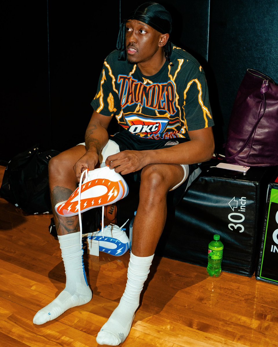 LacagMuni's tweet photo. Chet is being endorsed by KD and unveiling his next shoe, Jdub unveiling his limited edition Hardens and endorsement from Harden, SGA going the fashion route like Russ. Their presence never left man ❤️⚡️ https://t.co/duD9ddEcLy