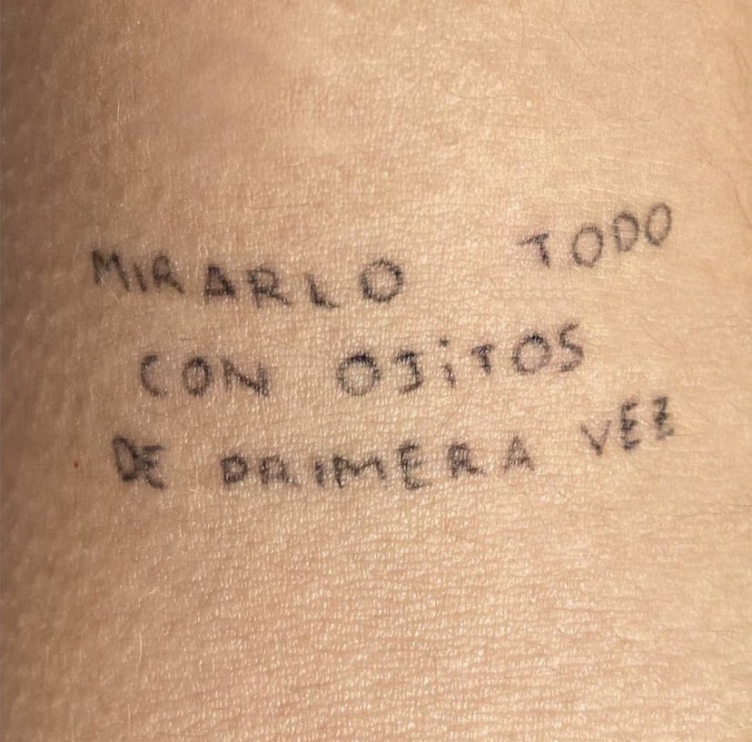 annflxke's tweet photo. podria escribir una tesis sobre el concepto de las miradas https://t.co/0LMJCu0EYG