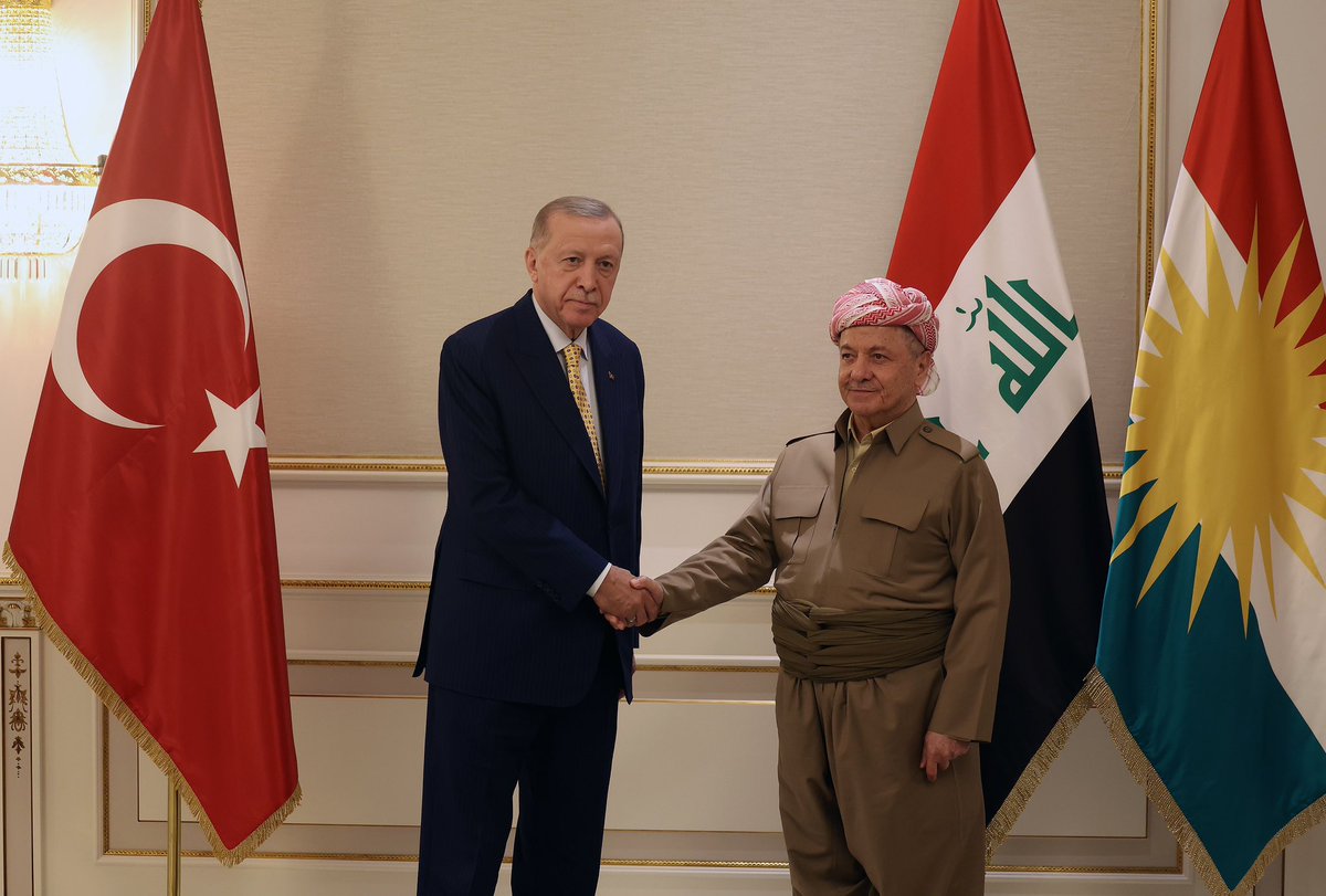 Cumhurbaşkanımız @RTErdogan, Erbil'deki temasları kapsamında, KDP Başkanı Mesut Barzani'yi kabul etti.