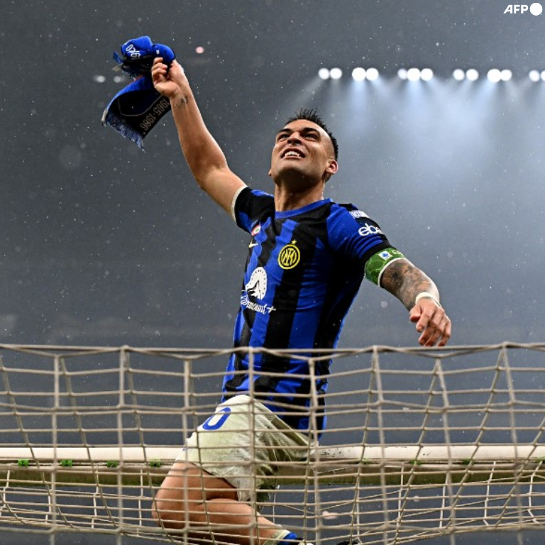 Lautaro Martínez con el Inter: ➦ 128 goles. ➦ 30 asistencias. ➦ 278 partidos. ➦ Dos veces campeón de la Serie A (cuando llegó el club tenía una sequía de 11 años). ➦ Dos veces campeón de la Coppa Italia (el club tenía una sequía de 11 años). ➦ Tres veces campeón de…