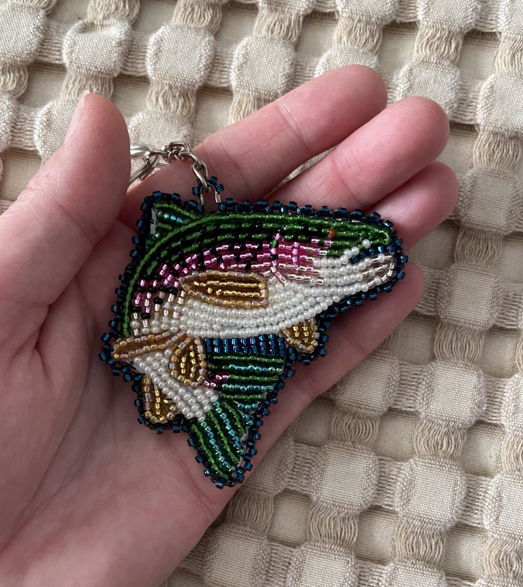 my beadwork fishie from @bbqcosmonaut arrived today and it’s soooo pretty 🥺🥺🥺 it brings me so much joy!!!! thank you so much for sharing your work with the world 💞