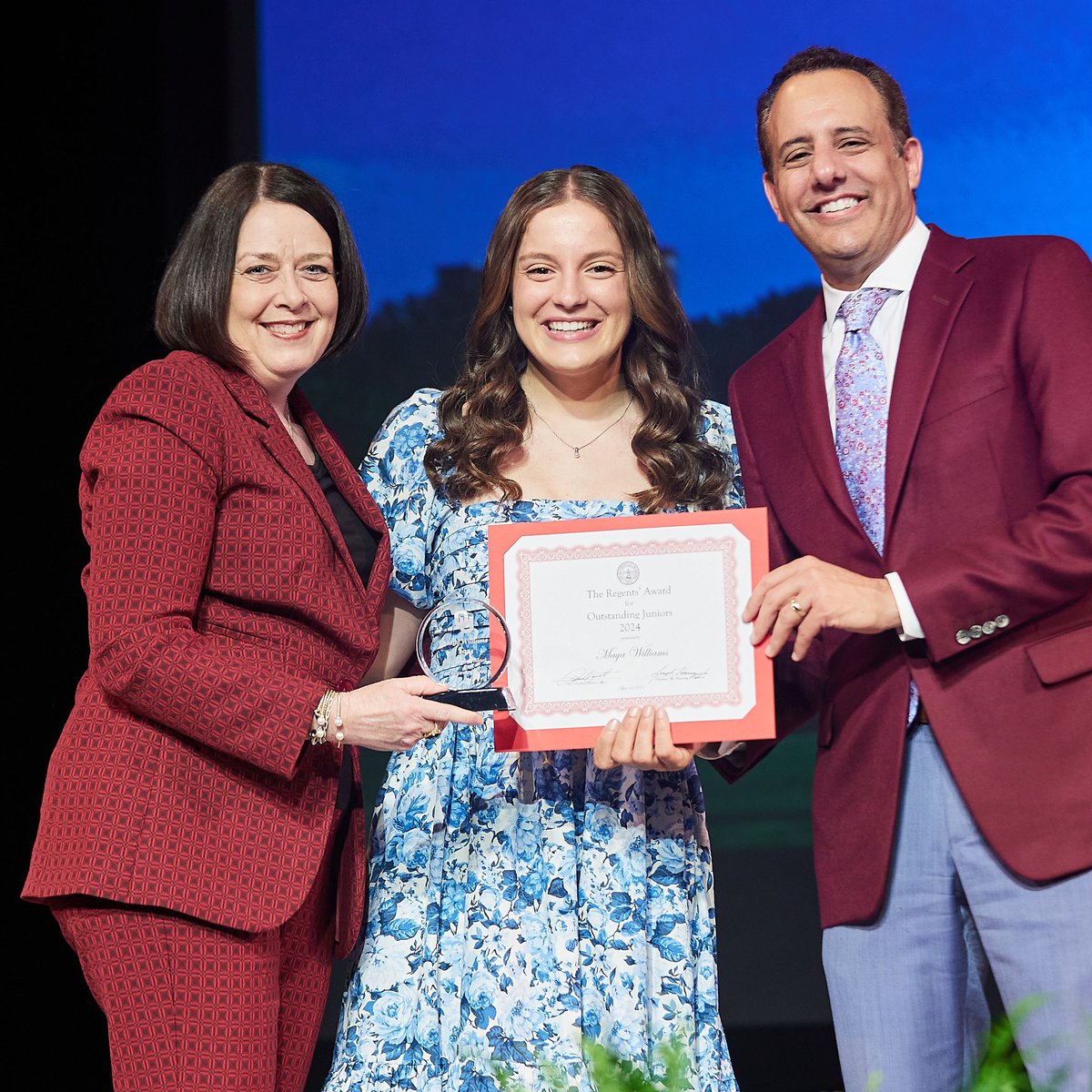 Congrats to JRCoEd students Kenny Kim and Maya Williams who were selected as Spring '24 Campus Award recipients 🌟 Kim was recognized with a Campus Life Award and a President's Award for Outstanding Sophomores. Williams received a Regents' Award for Outstanding Juniors. Bravo!