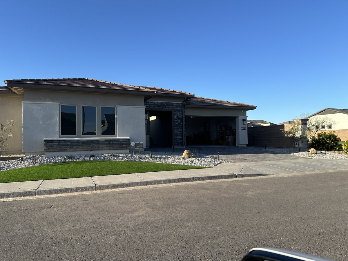 JLow696's tweet photo. If you are looking for turf or landscaping in the Phoenix, AZ area, call @ApexTurfAZ.  The seriously took our dirt yard to the oasis we wanted and were a pleasure to work with! https://t.co/aKHZvPM3vI