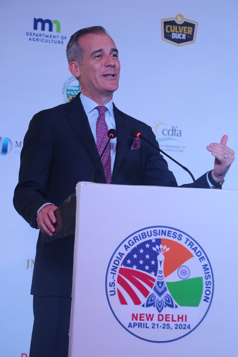 The United States is dedicated to growing exports, especially for America's ag producers & agribusinesses. USTR Ambassador McKalip and @USAmbIndia Garcetti view the India #AgTradeMission, led by @USDA Under Secretary Taylor, as a critical tool to help boost 🇺🇸 and 🇮🇳 ag trade.