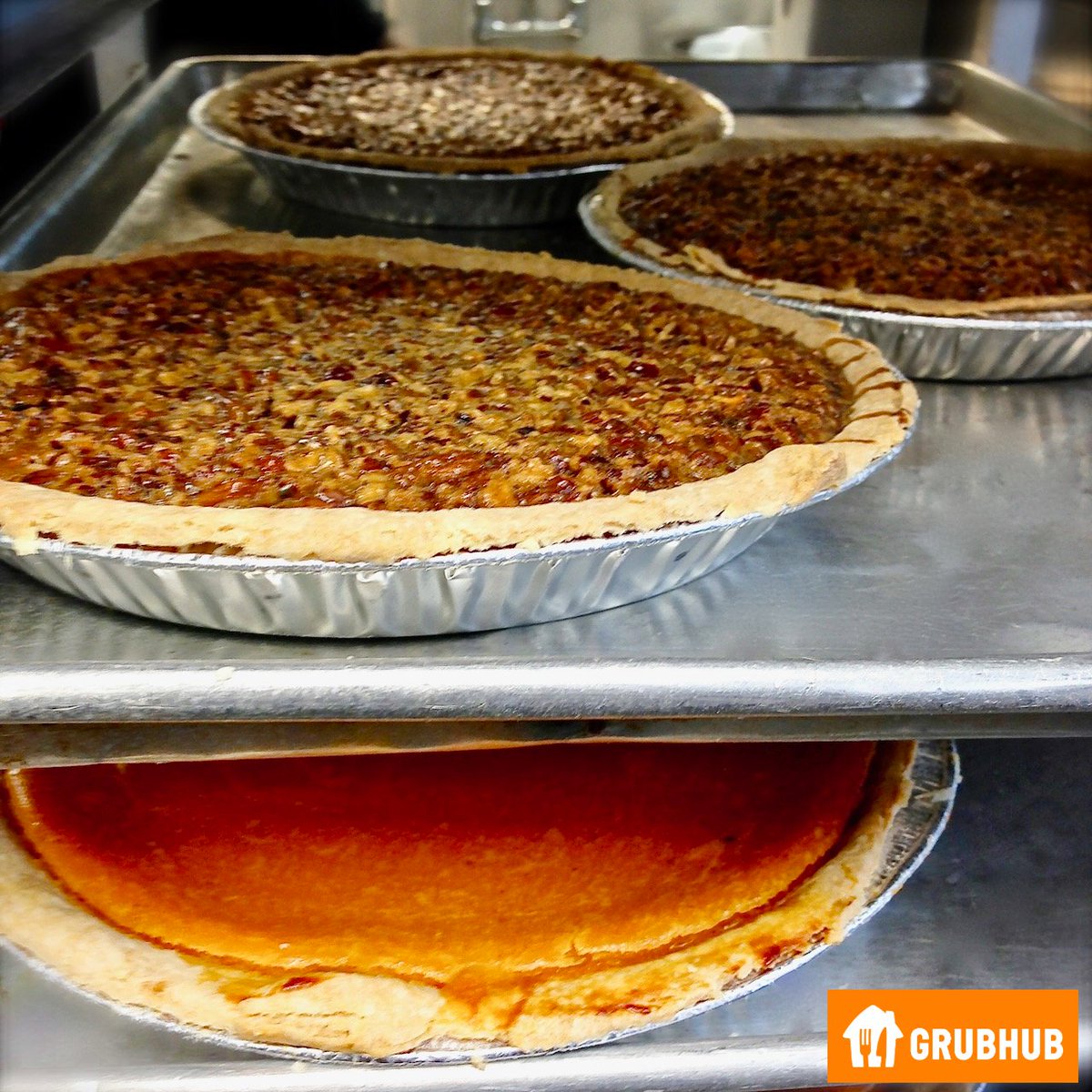 Got a sweet tooth? Why settle for a slice when you can order a whole pie? Local delivery too. 🍽️ Dine-in 📲 Online ordering: Grubhub 📦 @goldbelly ☀️Open 7am-10pm 🚙 Free & Validated parking 🎁Gifts INFO linktr.ee/mothersrestaur… #mothersrestaurant