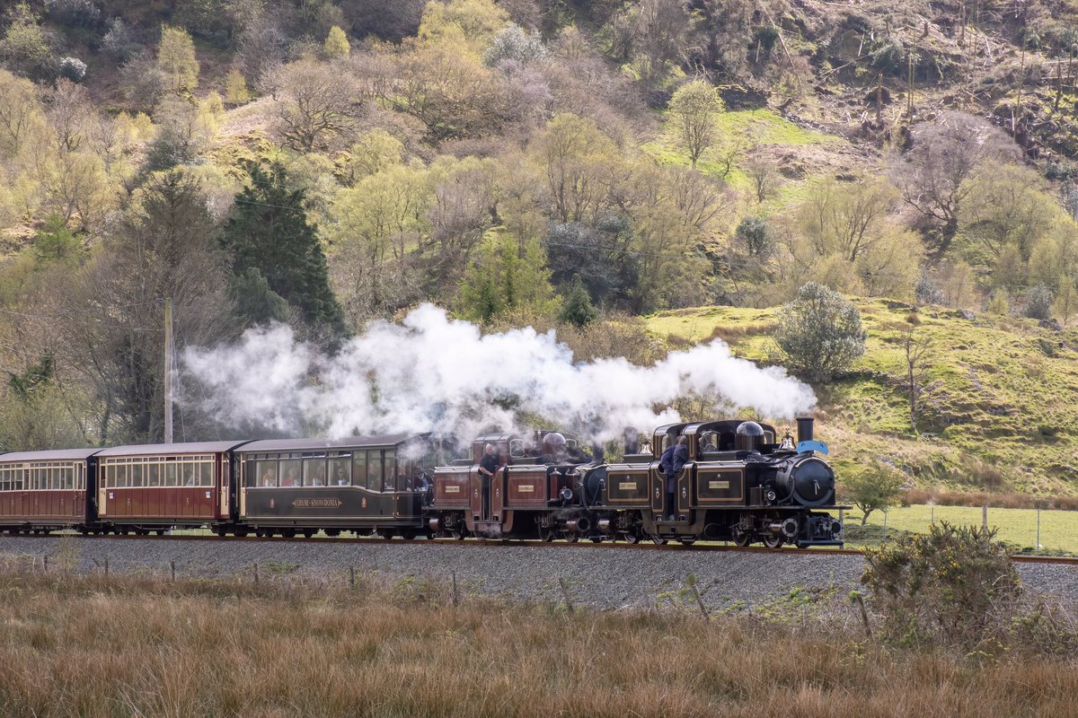 A busy day on Saturday filming and photographing The Snowdonian. Even the weather played ball for a change. Video to follow soon.